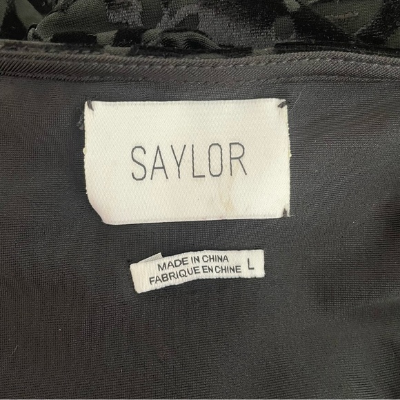 Saylor x Anthropologie Rebecca Velvet Floral Burnout V-neck Romper  37210 - Picture 7 of 10